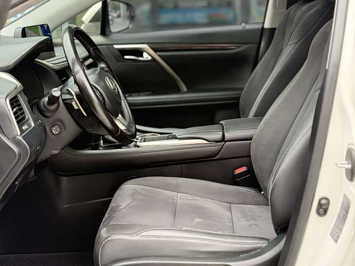 Фото 5 - Lexus RX