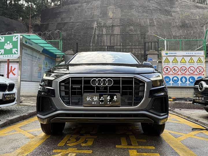 Фото 3 - Audi Q8