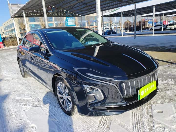 Фото 4 - Hongqi E-QM5