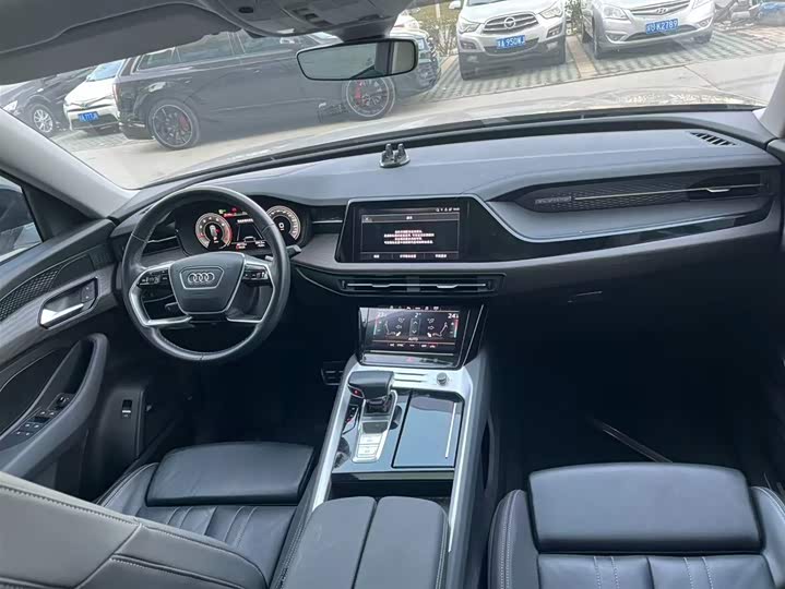 Фото 5 - Audi Q6