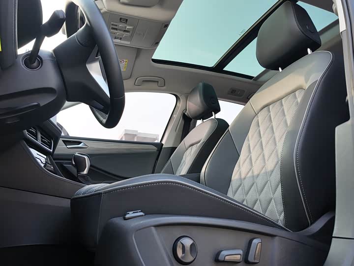 Фото 7 - Volkswagen Sagitar L