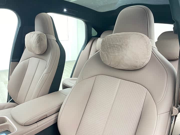 Фото 9 - Nio EC6