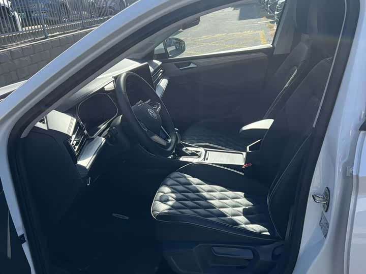 Фото 5 - Volkswagen Sagitar L