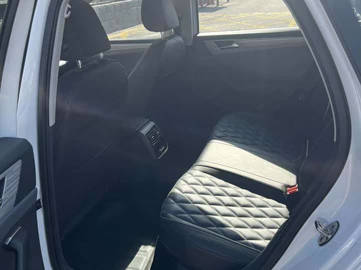 Фото 8 - Volkswagen Sagitar L