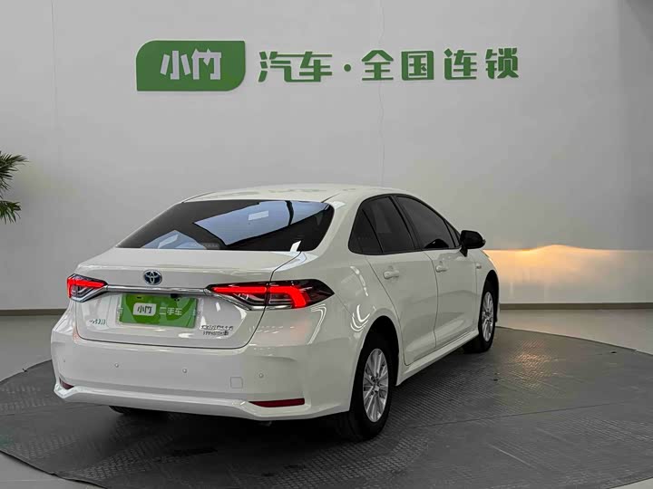 Фото 5 - Toyota Corolla