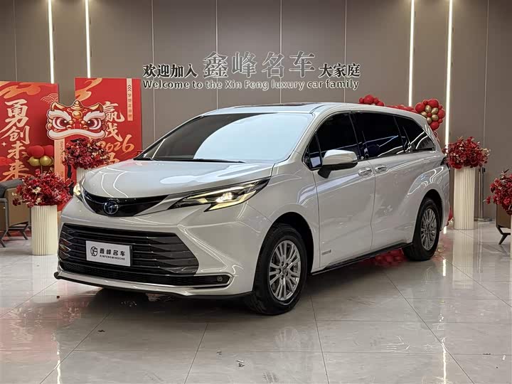 Фото 1 - Toyota Sienna