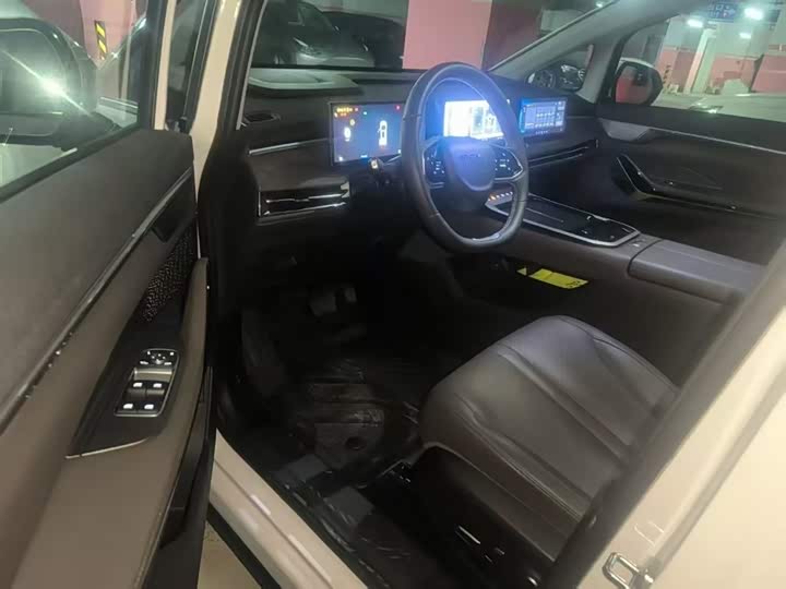 Фото 3 - Maxus Mifa 7