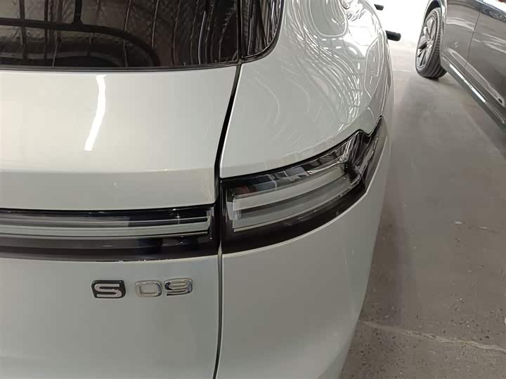 Фото 8 - Changan Deepal S09