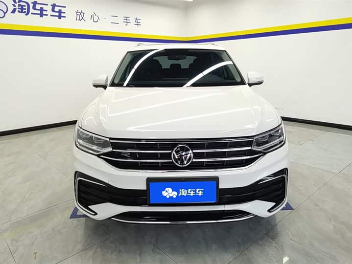Фото 2 - Volkswagen Tiguan L Pro