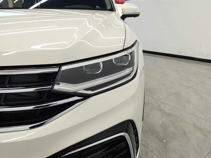 Фото 5 - Volkswagen Tiguan L Pro