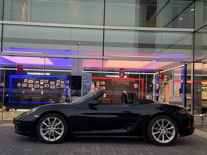 Фото 2 - Porsche 718