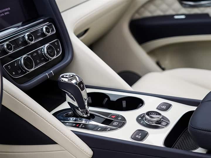 Фото 9 - Bentley Bentayga