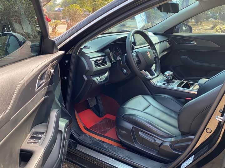 Фото 4 - Hongqi H5