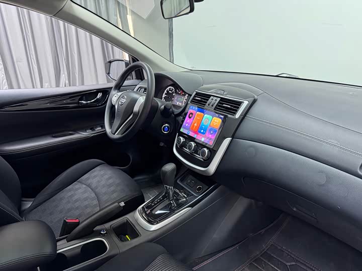 Фото 7 - Nissan Tiida