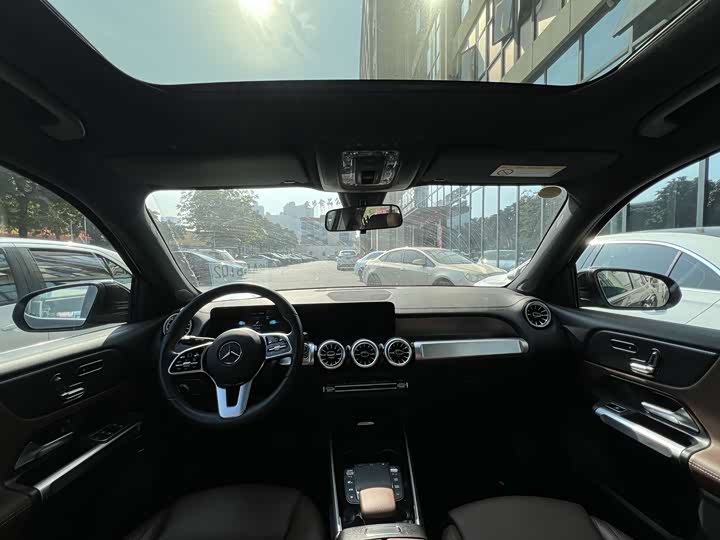 Фото 2 - Mercedes-Benz GLB-Class