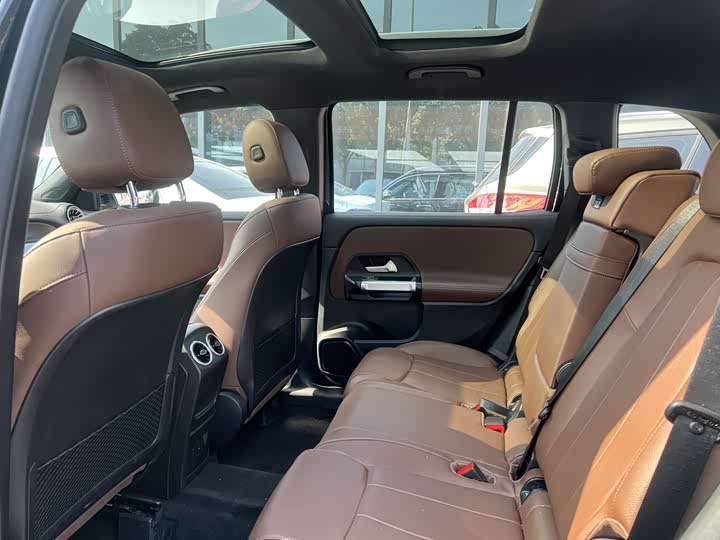 Фото 4 - Mercedes-Benz GLB-Class