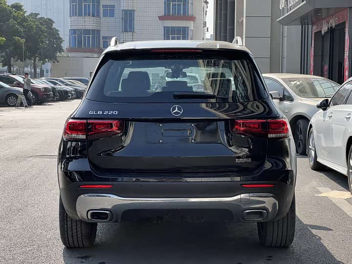 Фото 9 - Mercedes-Benz GLB-Class