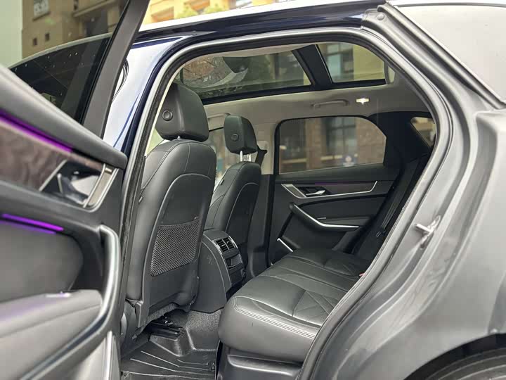 Фото 6 - Jaguar F-Pace