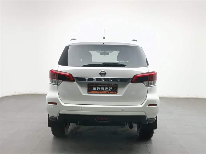 Фото 4 - Nissan Terra