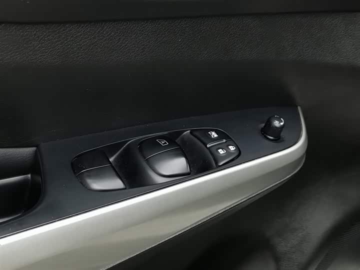 Фото 9 - Nissan Terra