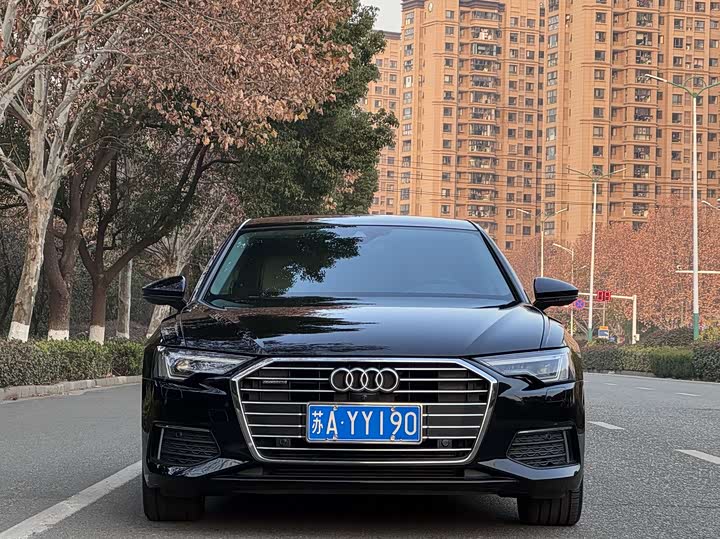 Фото 2 - Audi A6L