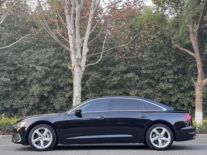 Фото 3 - Audi A6L