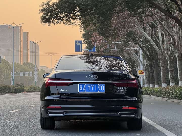 Фото 5 - Audi A6L