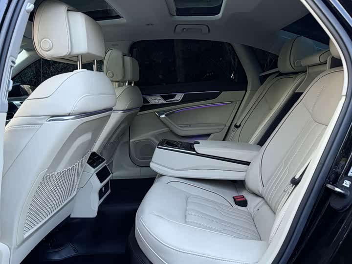 Фото 9 - Audi A6L