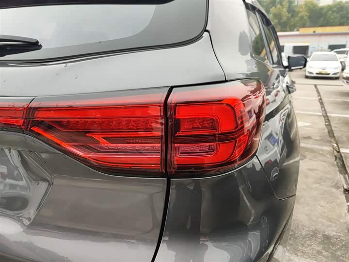 Фото 8 - Changan CS75