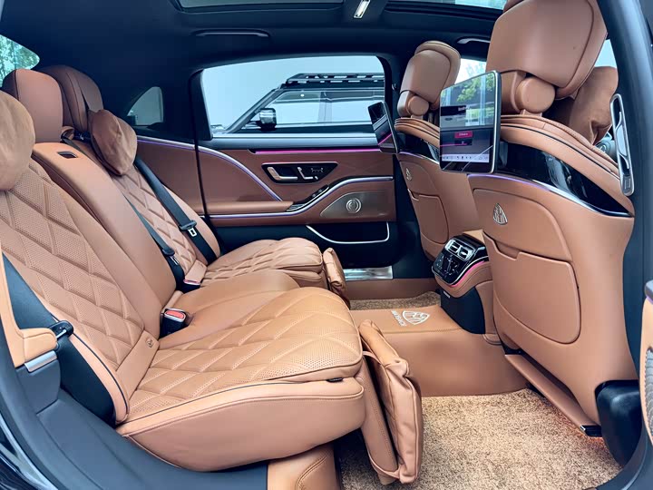 Фото 9 - Mercedes-Benz Maybach S-Class