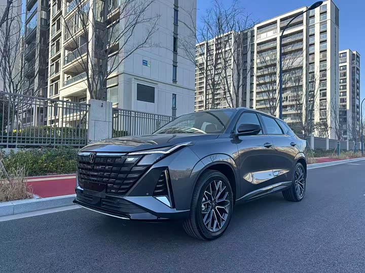 Фото 1 - Changan UNI-Z Hybrid