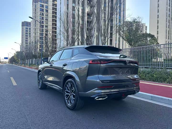 Фото 3 - Changan UNI-Z Hybrid