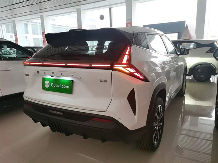 Фото 7 - Geely Atlas