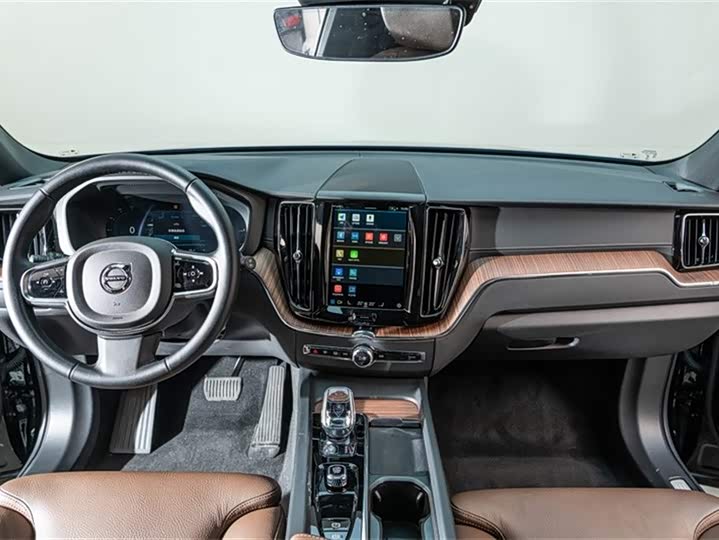 Фото 9 - Volvo XC60 Hybrid