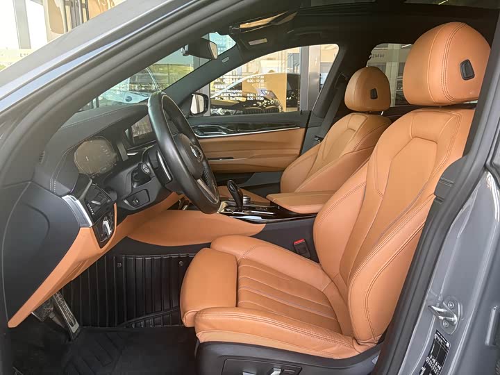 Фото 8 - BMW 6 Series GT