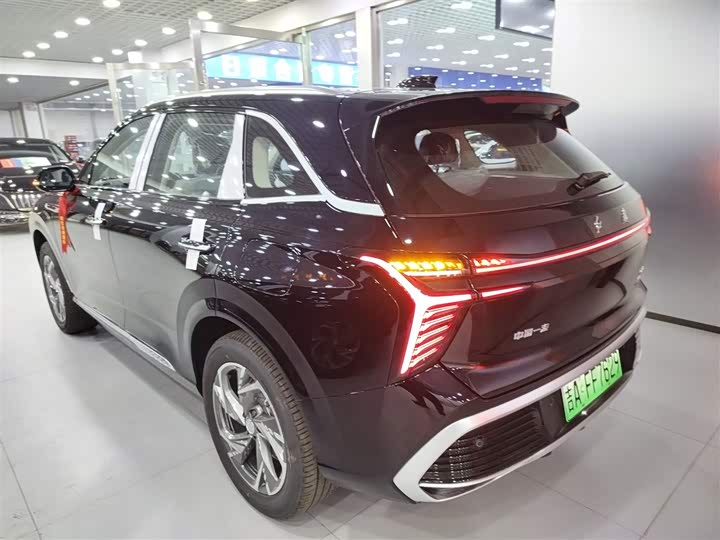 Фото 5 - Hongqi HS3 Hybrid