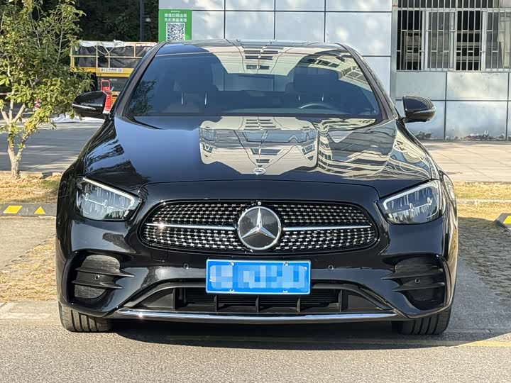 Фото 1 - Mercedes-Benz E-Class