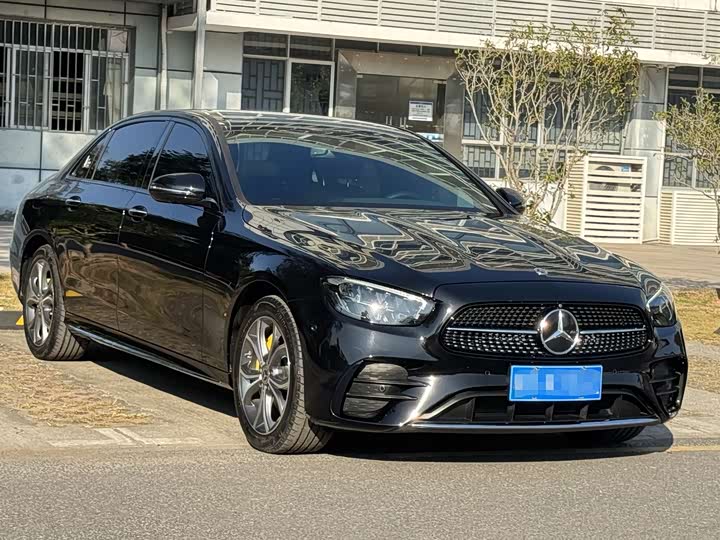 Фото 2 - Mercedes-Benz E-Class