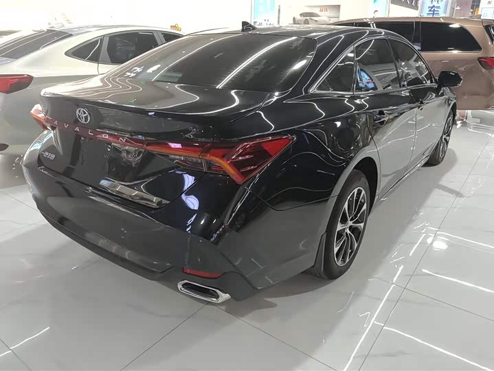 Фото 3 - Toyota Avalon