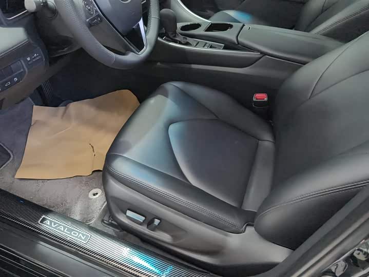 Фото 9 - Toyota Avalon