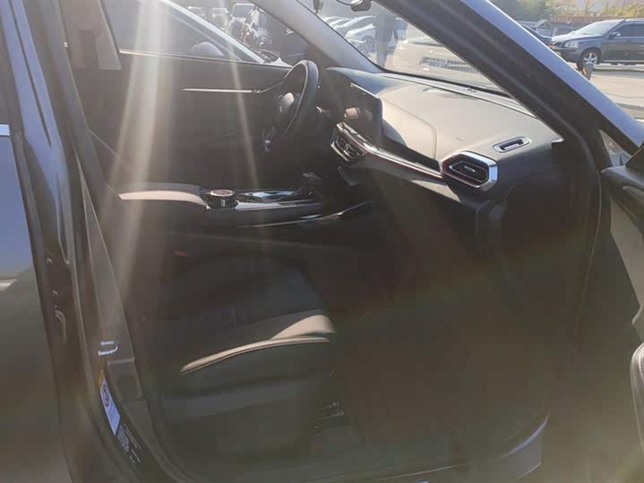 Фото 8 - Changan Oshan X5