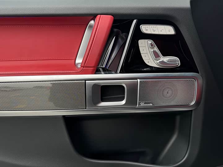 Фото 8 - Mercedes-Benz G-Class