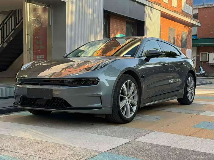 Фото 1 - Zeekr 001