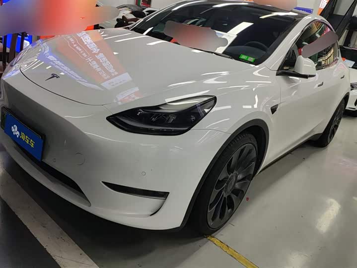 Фото 1 - Tesla Model Y