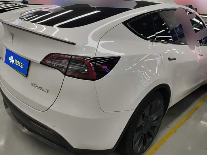 Фото 3 - Tesla Model Y