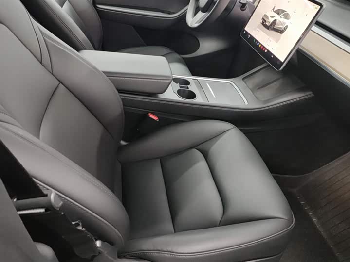 Фото 8 - Tesla Model Y