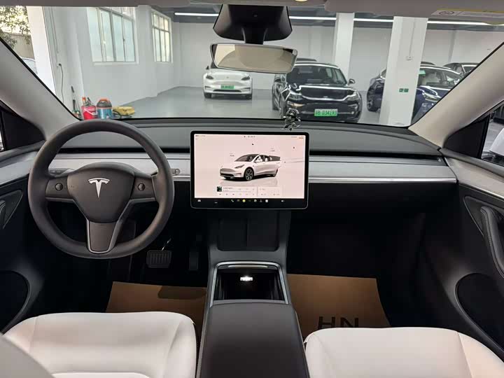 Фото 6 - Tesla Model Y