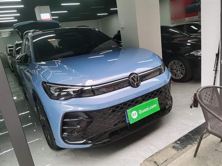 Фото 4 - Volkswagen Tiguan L Pro