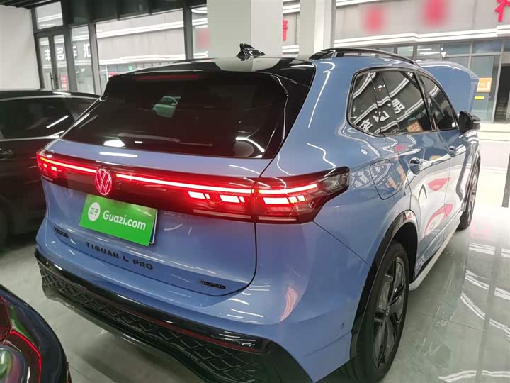 Фото 7 - Volkswagen Tiguan L Pro