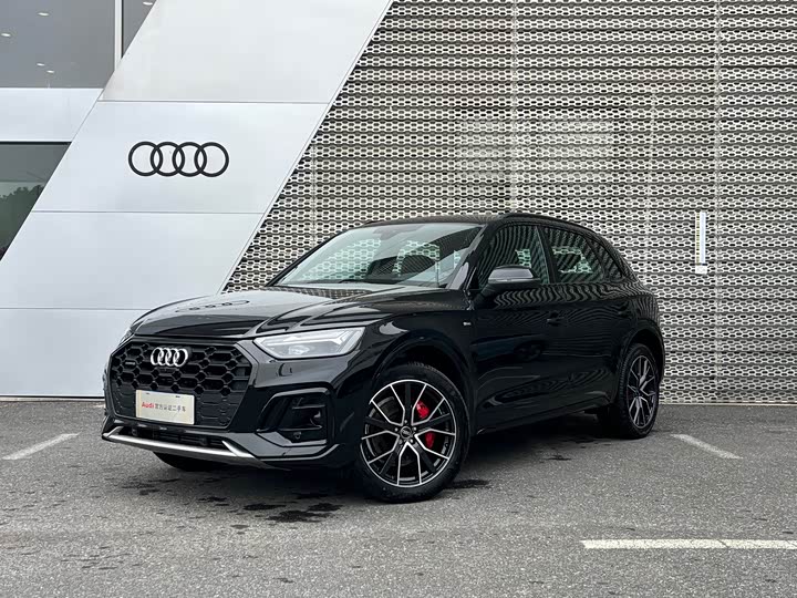 Фото 1 - Audi Q5L